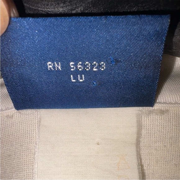 Nike Men's Black, White, and Blue Windbreaker - Picture 6 of 6